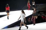 Amsterdam 11 december 2018
Modeshow en feest Nikkie Plessen met heel veel artiesten in AFAS live. waylon