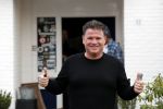 Nederhorst den Berg 5 december 2018
Opnames liedje voor afscheid Edwin Evers door heel veel collegaâ€™s en artiesten in de Bullet sound studioâ€™s. Wolter Kroes