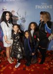Amsterdam 16 november 2019
Premiere Frozen 2 in Tuschinski. Amanda Balk met dochter
