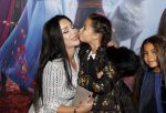 Amsterdam 16 november 2019
Premiere Frozen 2 in Tuschinski. Amanda Balk met dochter