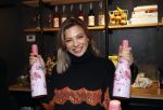 Beverwijk 23 november 2019
Opening winkel van Moise Trustfull in het centrum van Beverwijk.
Haar vader Orlando en moeder Quinty zijn natuurlijk aanwezig. Amber Delil