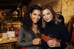Beverwijk 23 november 2019
Opening winkel van Moise Trustfull in het centrum van Beverwijk.
Haar vader Orlando en moeder Quinty zijn natuurlijk aanwezig. Amber Delil