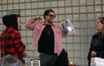 Schiphol 29 november 2019
Andre Hazes en zijn neef/vriend Djarno Hofland arriveren op schiphol nadat ze samen in New York NY zijn geweest. De moederf van Djarno staat ze op te wachten.