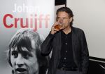 Amsterdam 15 november 2019
Rechtszaak Auke Kok versus de johan Cruijff foundation. Na zitting is de boekpresentatie in cafe op de middenweg.