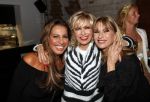 Aalsmeer 18 november 2019
Bonnie st Claire viert haar 70e verjaardag in de Praam in Aalsmeer. Bonnie met Esther Oosterbeek en Anita Heilker
