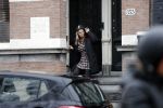Amsterdam 13 november 2019
Bridget Masland verlaat haar huis en Andre Hazes is ook bij haar . Zijn auto staat aan zijkant geparkeerd.