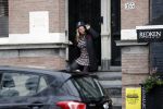 Amsterdam 13 november 2019
Bridget Masland verlaat haar huis en Andre Hazes is ook bij haar . Zijn auto staat aan zijkant geparkeerd.