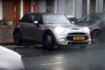Amsterdam 13 november 2019
Bridget Masland verlaat haar huis en Andre Hazes is ook bij haar . Zijn auto staat aan zijkant geparkeerd.