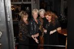 Amsterdam 27 november 2019
Opening winkel Modetheater By Caroline V Eeden van Chateau Meiland bij 9 straatjes. Met mede eigenaressen