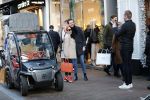 Amsterdam 30 november 2019
Connie Witteman met kleindochter aan het winkelen op de pc hooftstraat.