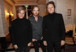 Amsterdam 25 november 2019
Boekpresentatie Victor Mids en Oscar Verpoort ( MINDFUCK) in het Amstel Hotel . Hans Kazan krijgt het eerste exemplaar. Di-Rect