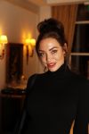 Amsterdam 25 november 2019
Boekpresentatie Victor Mids en Oscar Verpoort ( MINDFUCK) in het Amstel Hotel . Hans Kazan krijgt het eerste exemplaar. Dorien Rose  kwam met haar zus