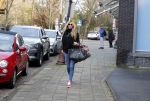 December 1 december 2019
Estelle Cruijff op weg naar haar huis.
