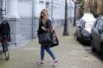 December 1 december 2019
Estelle Cruijff op weg naar haar huis.