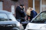 Amsterdam 30 november 2019
Eva Jinek met partner achter de kinderwagen.