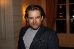 Amsterdam 25 november 2019
Boekpresentatie Victor Mids en Oscar Verpoort ( MINDFUCK) in het Amstel Hotel . Hans Kazan krijgt het eerste exemplaar. Ferri Somogyi