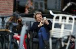 Amsterdam 30 november 2019
Fokke de Jong ( eigenaar Suit supply) met zijn dochter op terras