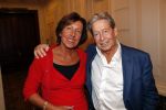 Amsterdam 25 november 2019
Boekpresentatie Victor Mids en Oscar Verpoort ( MINDFUCK) in het Amstel Hotel . Hans Kazan krijgt het eerste exemplaar. Hans met zijn vrouw Wendy