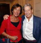 Amsterdam 25 november 2019
Boekpresentatie Victor Mids en Oscar Verpoort ( MINDFUCK) in het Amstel Hotel . Hans Kazan krijgt het eerste exemplaar. Hans met zijn vrouw Wendy