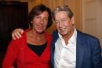 Amsterdam 25 november 2019
Boekpresentatie Victor Mids en Oscar Verpoort ( MINDFUCK) in het Amstel Hotel . Hans Kazan krijgt het eerste exemplaar. Hans met zijn vrouw Wendy