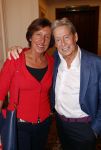 Amsterdam 25 november 2019
Boekpresentatie Victor Mids en Oscar Verpoort ( MINDFUCK) in het Amstel Hotel . Hans Kazan krijgt het eerste exemplaar. Hans met zijn vrouw Wendy