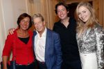 Amsterdam 25 november 2019
Boekpresentatie Victor Mids en Oscar Verpoort ( MINDFUCK) in het Amstel Hotel . Hans Kazan krijgt het eerste exemplaar. hans met zijn zoon Steven Kazan vrouw Wendy en schoondochter Jamie Kames
