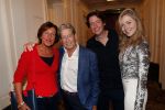 Amsterdam 25 november 2019
Boekpresentatie Victor Mids en Oscar Verpoort ( MINDFUCK) in het Amstel Hotel . Hans Kazan krijgt het eerste exemplaar. hans met zijn zoon Steven Kazan vrouw Wendy en schoondochter Jamie Kames