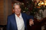 Amsterdam 25 november 2019
Boekpresentatie Victor Mids en Oscar Verpoort ( MINDFUCK) in het Amstel Hotel . Hans Kazan krijgt het eerste exemplaar.