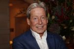 Amsterdam 25 november 2019
Boekpresentatie Victor Mids en Oscar Verpoort ( MINDFUCK) in het Amstel Hotel . Hans Kazan krijgt het eerste exemplaar.