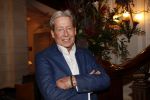 Amsterdam 25 november 2019
Boekpresentatie Victor Mids en Oscar Verpoort ( MINDFUCK) in het Amstel Hotel . Hans Kazan krijgt het eerste exemplaar.