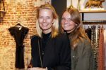 Beverwijk 23 november 2019
Opening winkel van Moise Trustfull in het centrum van Beverwijk.
Haar vader Orlando en moeder Quinty zijn natuurlijk aanwezig. Helen de Boer met dochter