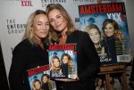 Amsterdam 3 december 2019
Presentatie Amsterdam XXXL in Momo. Lieke en Jetteke v Lexmond krijgen eerste exemplaar uit handen van mark Teurlings en Gimena