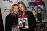 Amsterdam 3 december 2019
Presentatie Amsterdam XXXL in Momo. Lieke en Jetteke v Lexmond krijgen eerste exemplaar uit handen van mark Teurlings en Gimena