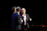 Amsterdam 2 december 2019
Boep presentatie Marco v Basten in de stadsschouwburg van Amsterdam. Jan Mulder reikt het eerste boek uit