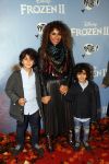 Amsterdam 16 november 2019
Premiere Frozen 2 in Tuschinski. Niama Amhali met haar zoons