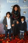 Amsterdam 16 november 2019
Premiere Frozen 2 in Tuschinski. Niama Amhali met haar zoons