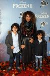 Amsterdam 16 november 2019
Premiere Frozen 2 in Tuschinski. Niama Amhali met haar zoons