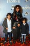 Amsterdam 16 november 2019
Premiere Frozen 2 in Tuschinski. Niama Amhali met haar zoons