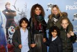 Amsterdam 16 november 2019
Premiere Frozen 2 in Tuschinski. Niama Amhali met haar zoons