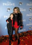 Amsterdam 16 november 2019
Premiere Frozen 2 in Tuschinski. Nikkie Plessen kwam met haar dochter