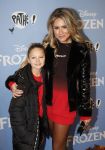 Amsterdam 16 november 2019
Premiere Frozen 2 in Tuschinski. Nikkie Plessen kwam met haar dochter