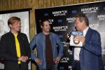 Amsterdam 25 november 2019
Boekpresentatie Victor Mids en Oscar Verpoort ( MINDFUCK) in het Amstel Hotel . Hans Kazan krijgt het eerdste exemplaar.