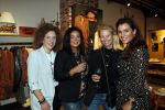 Beverwijk 23 november 2019
Opening winkel van Moise Trustfull in het centrum van Beverwijk.
Haar vader Orlando en moeder Quinty zijn natuurlijk aanwezig. Quinty met Helen de Boer en nog 2 nederlandse vriendinnen die in Atlanta wonen