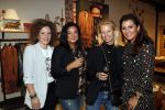 Beverwijk 23 november 2019
Opening winkel van Moise Trustfull in het centrum van Beverwijk.
Haar vader Orlando en moeder Quinty zijn natuurlijk aanwezig. Quinty met Helen de Boer en nog 2 nederlandse vriendinnen die in Atlanta wonen