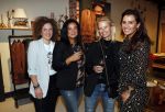 Beverwijk 23 november 2019
Opening winkel van Moise Trustfull in het centrum van Beverwijk.
Haar vader Orlando en moeder Quinty zijn natuurlijk aanwezig. Quinty met Helen de Boer en nog 2 nederlandse vriendinnen die in Atlanta wonen