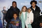 Amsterdam 16 november 2019
Premiere Frozen 2 in Tuschinski. Remy Bonjasky met vrouw en kinderen