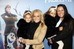 Amsterdam 16 november 2019
Premiere Frozen 2 in Tuschinski. Samatha Steenwijk met partner Daisy en haar nichtjes