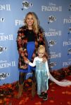 Amsterdam 16 november 2019
Premiere Frozen 2 in Tuschinski. Saskia Weerstand met nichtje