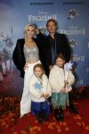 Amsterdam 16 november 2019
Premiere Frozen 2 in Tuschinski. Susanna Klibansky met man Louis en hun kinderen