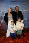 Amsterdam 16 november 2019
Premiere Frozen 2 in Tuschinski. Susanna Klibansky met man Louis en hun kinderen